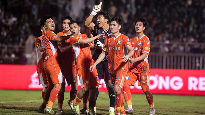 SHB Đà Nẵng đè bẹp Bình Phước 2-0, đoạt vé V.League 2025/26